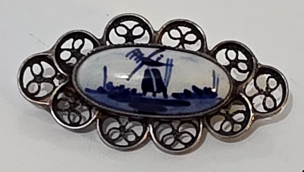VTG Signed Porcelain Dutch Delft Holland Windmill Filigree Silver Brooch Pin